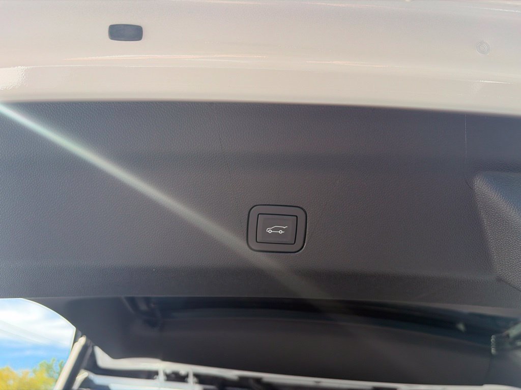 2026 Chevrolet Suburban LT - Photo 40