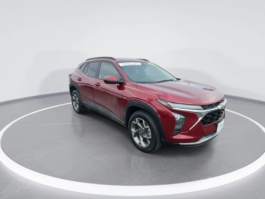 Used 2025 Red Chevrolet LT image 2