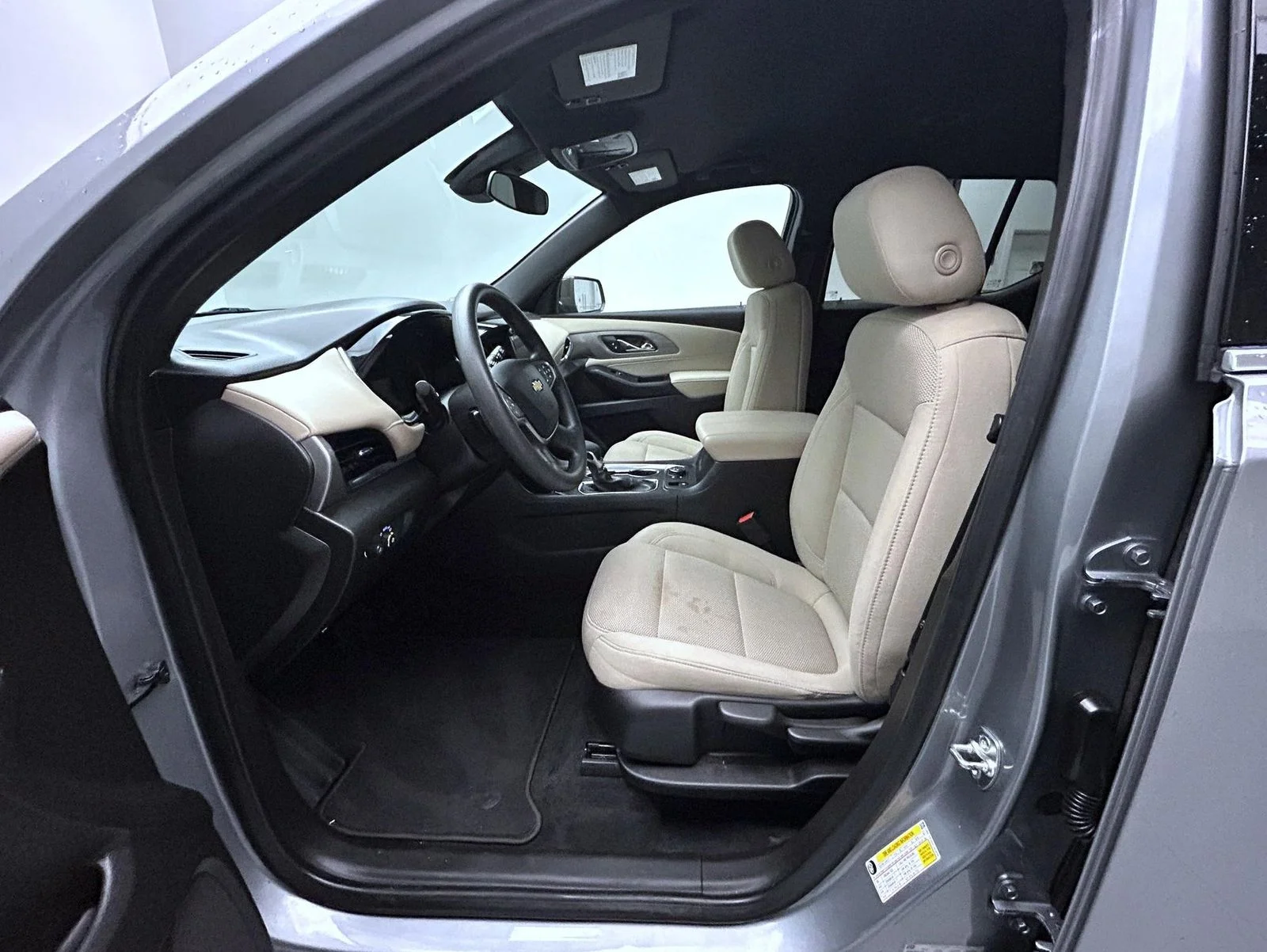 Used 2023 Gray Chevrolet LS image 10