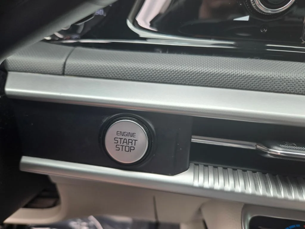 2021 Kia K5 LXS - Photo 19