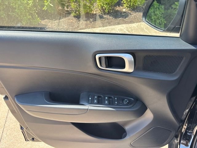 New 2026 Onyx Black Hyundai SE image 14