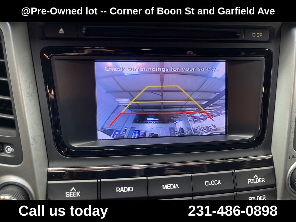 Used 2018 White Hyundai SE image 23