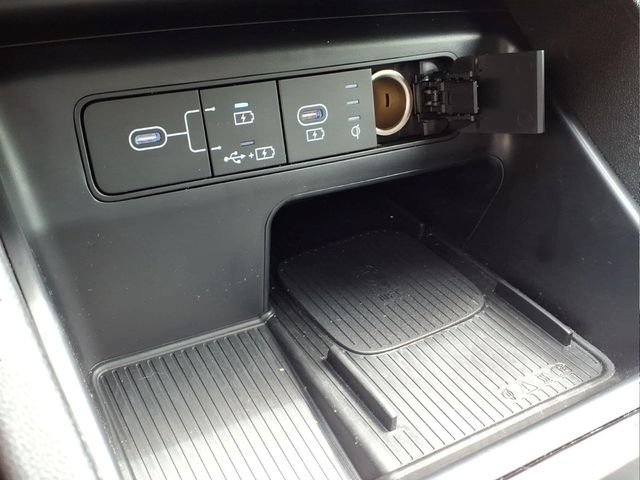 New 2026 White Hyundai SEL Premium image 23