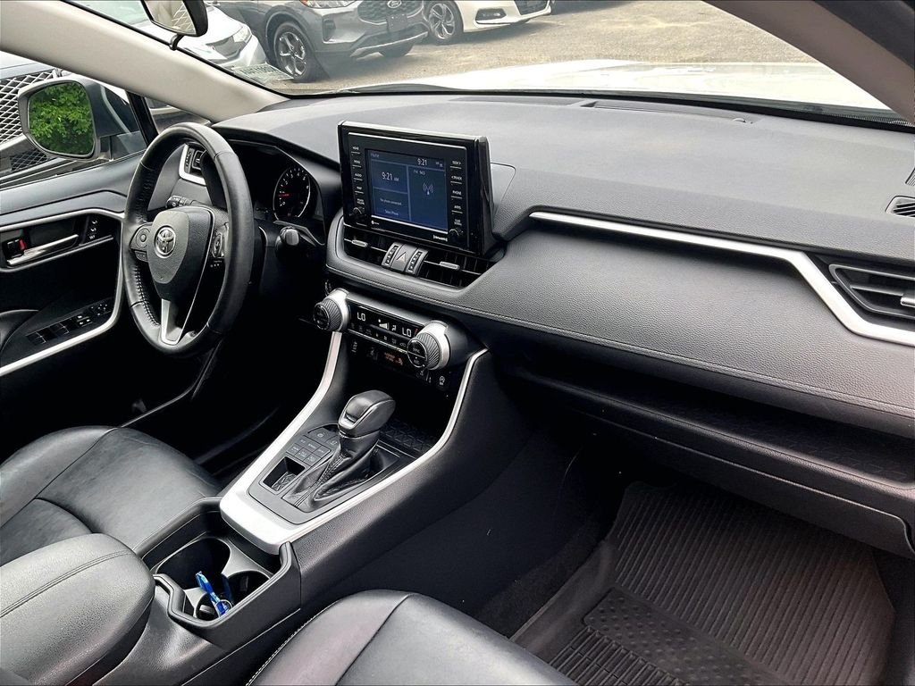 Used 2021 White Toyota XLE Premium image 14
