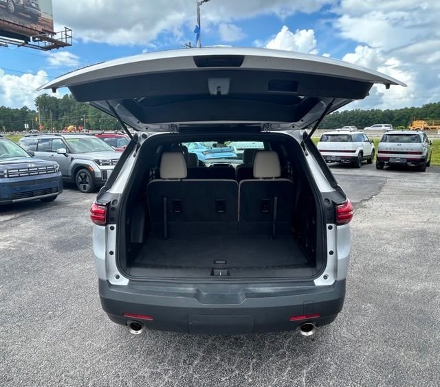 Used 2022 Silver Chevrolet LS image 4