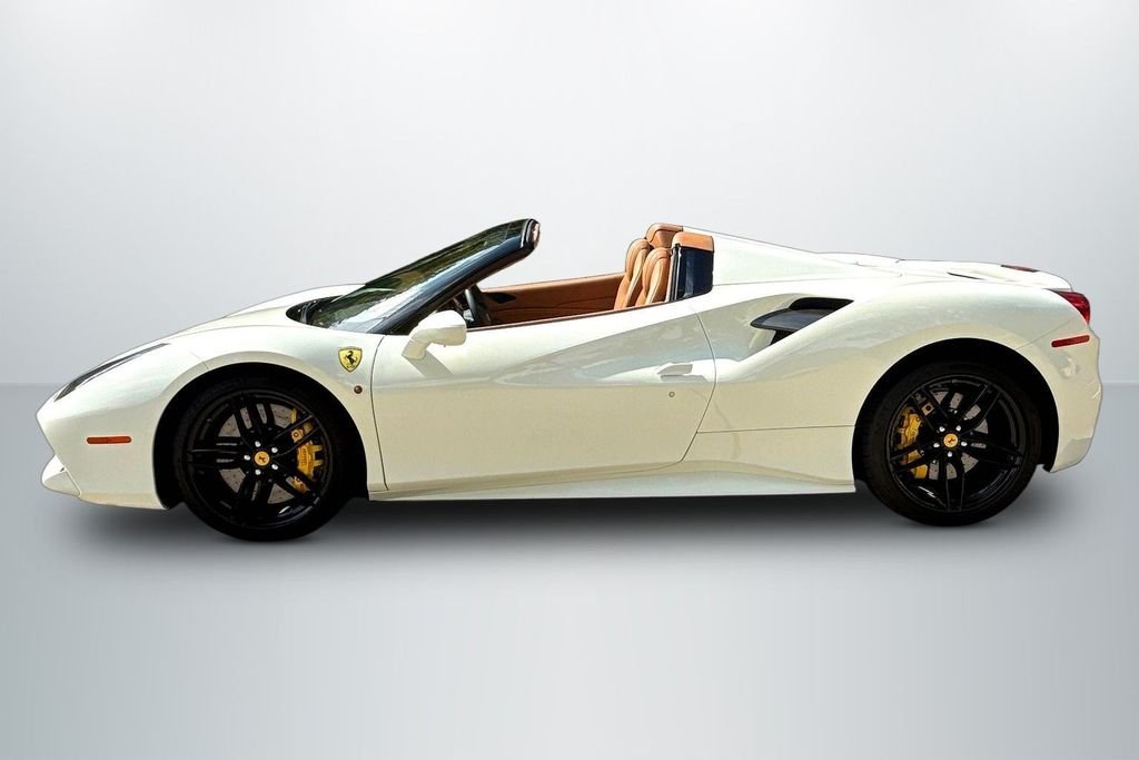 Used 2018  Ferrari  image 8