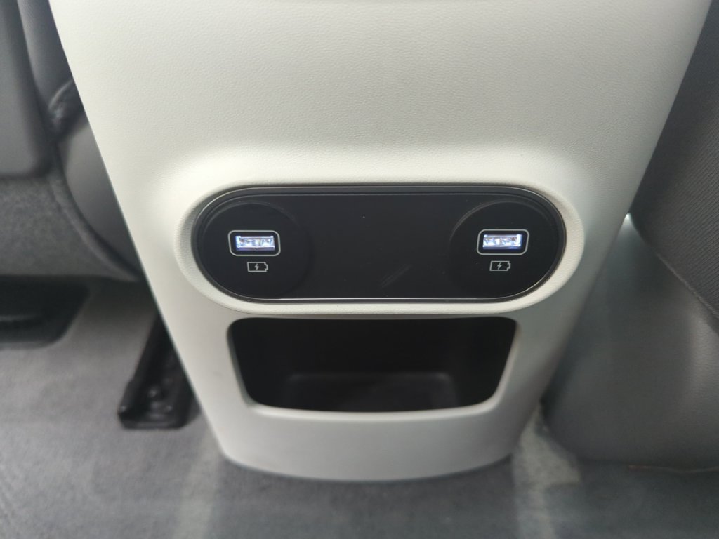 Used 2024 Gold Hyundai SEL image 20