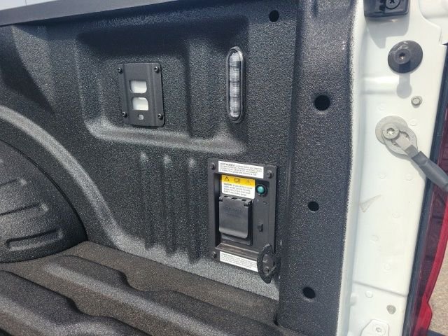 New 2026 Star White Metallic Tri-Coat Ford F-250® Platinum® image 38