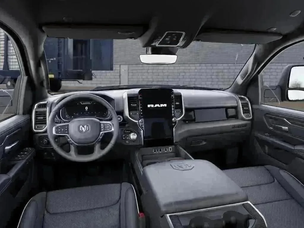 New 2026 Diamond Black Crystal Pearl-Coat Exterior Paint RAM Laramie Night Edition image 35