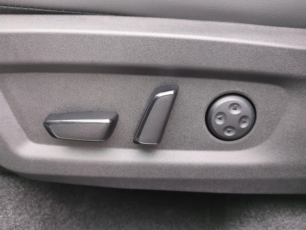 New 2026 Everest White Pearl TriCoat Nissan Platinum image 16