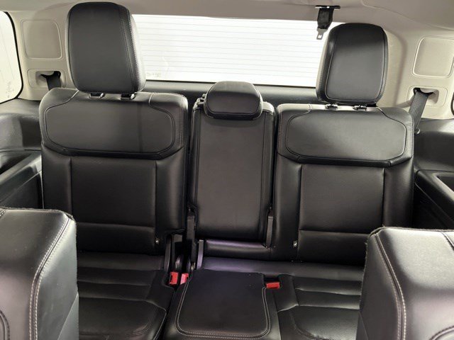 Certified Used 2025 Oxford White Ford Platinum image 40