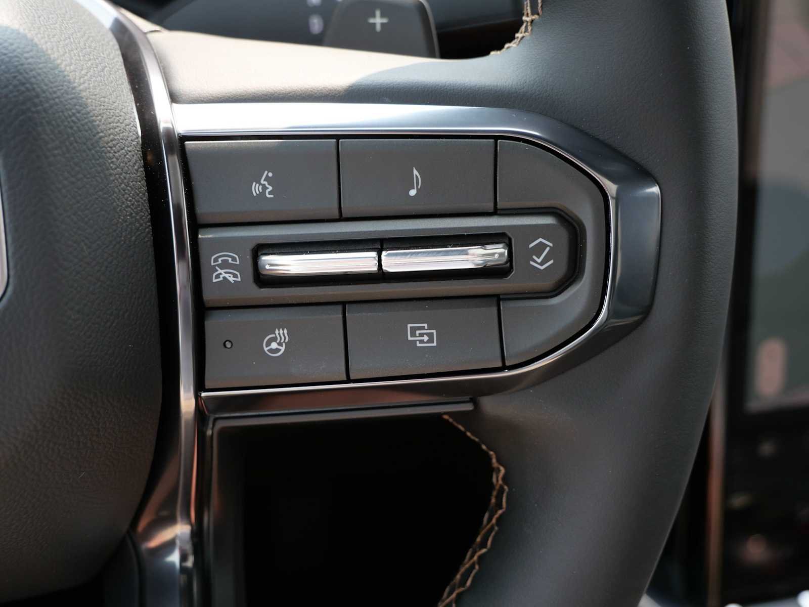 2026 GMC Acadia AT4 - Photo 20