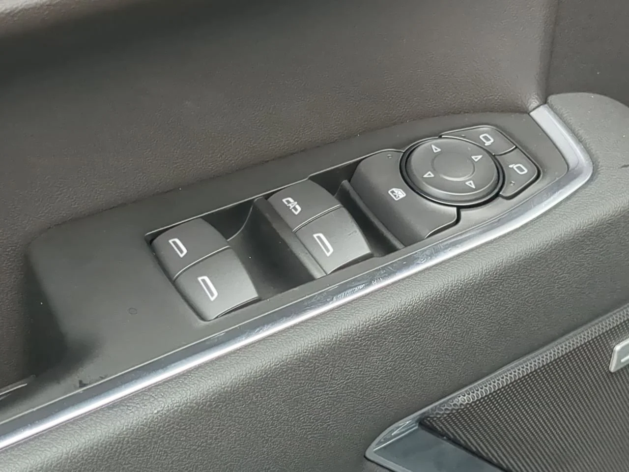 New 2026 Onyx Black GMC Elevation image 22