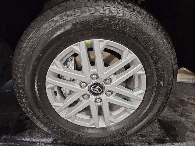 2026 Toyota Tundra SR5 - Photo 14