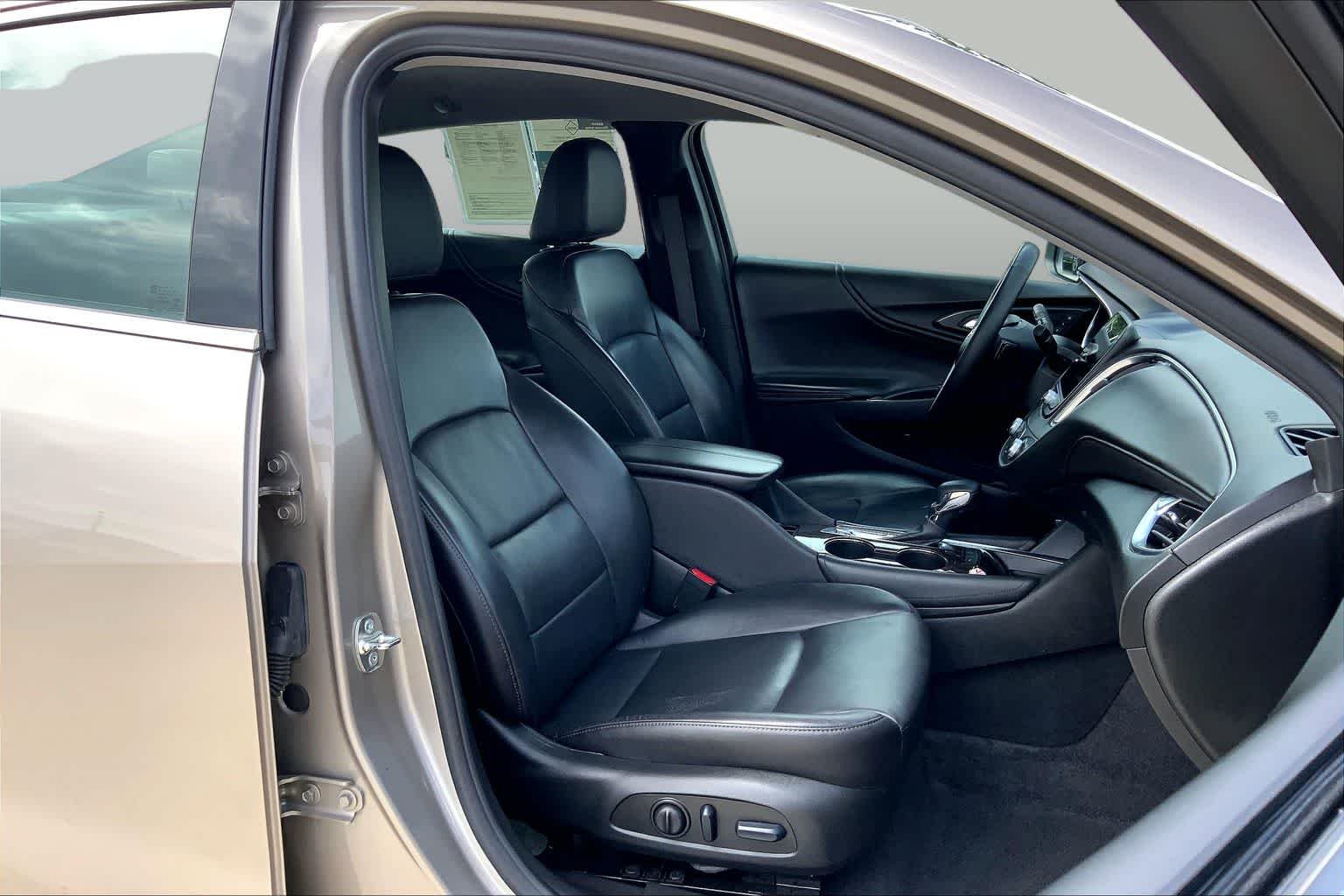 Used 2024 Mineral Gray Metallic Chevrolet LT image 9
