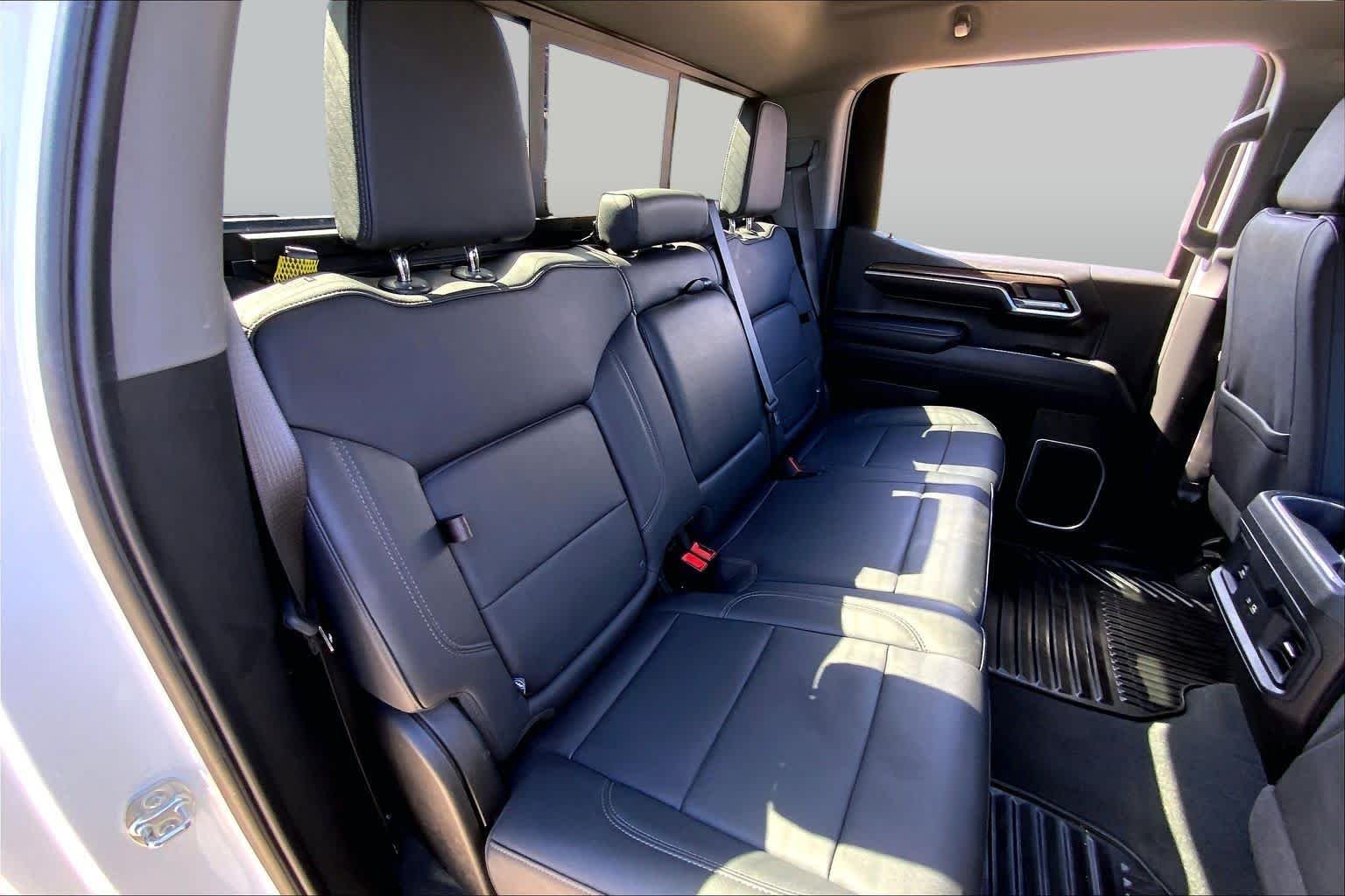 Used 2025 Summit White Chevrolet RST image 20