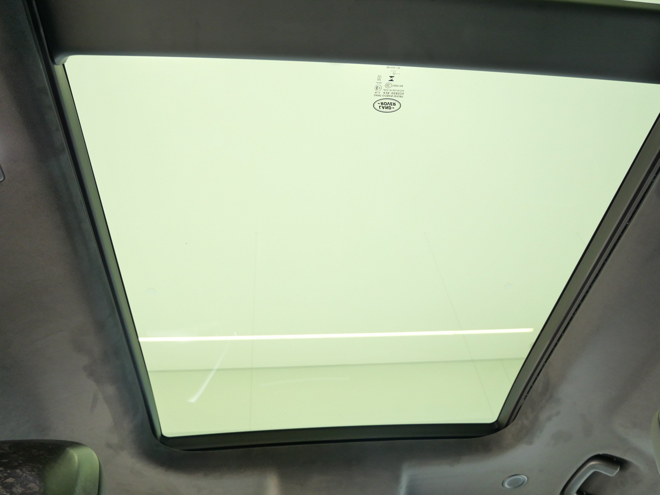 New 2026 Sargasso Blue Land Rover OCTA image 7