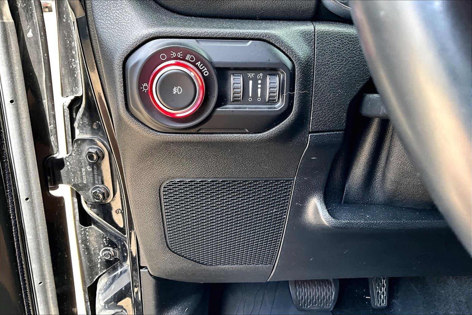 Used 2020 Black Clearcoat Jeep Recon image 60