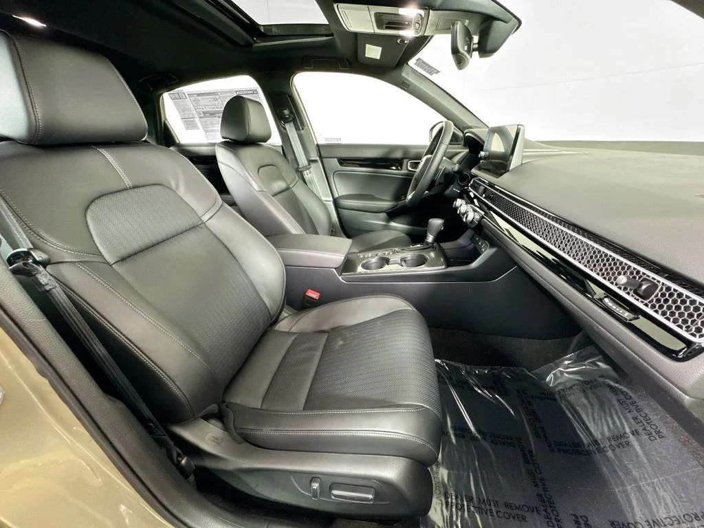 2026 Honda Civic Hatchback Sport Touring - Photo 10