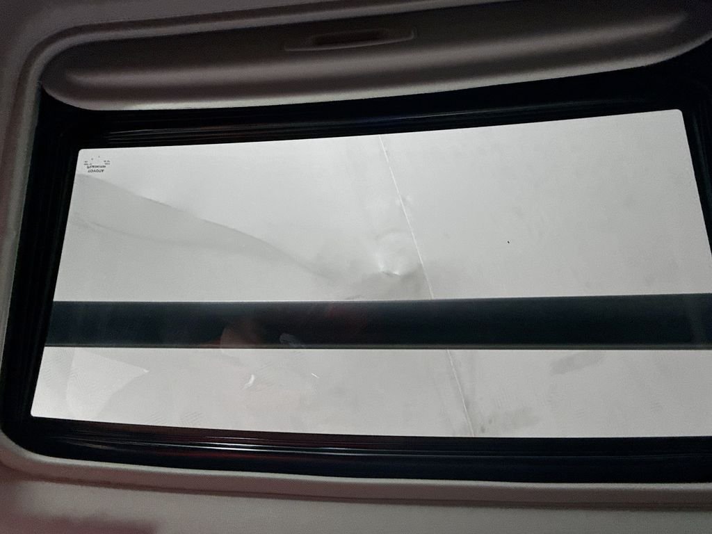 Used 2025 Wind Chill Pearl Toyota XLE Premium image 20