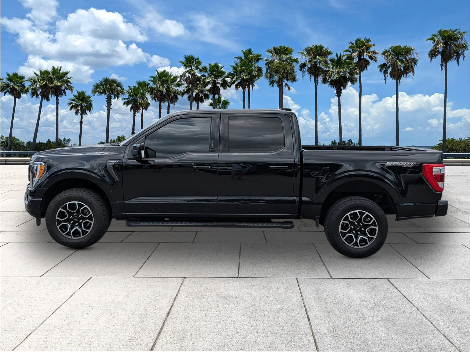 Certified Used 2023 Agate Black Metallic Ford LARIAT image 6
