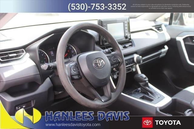 2022 Toyota RAV4 XLE - Photo 11