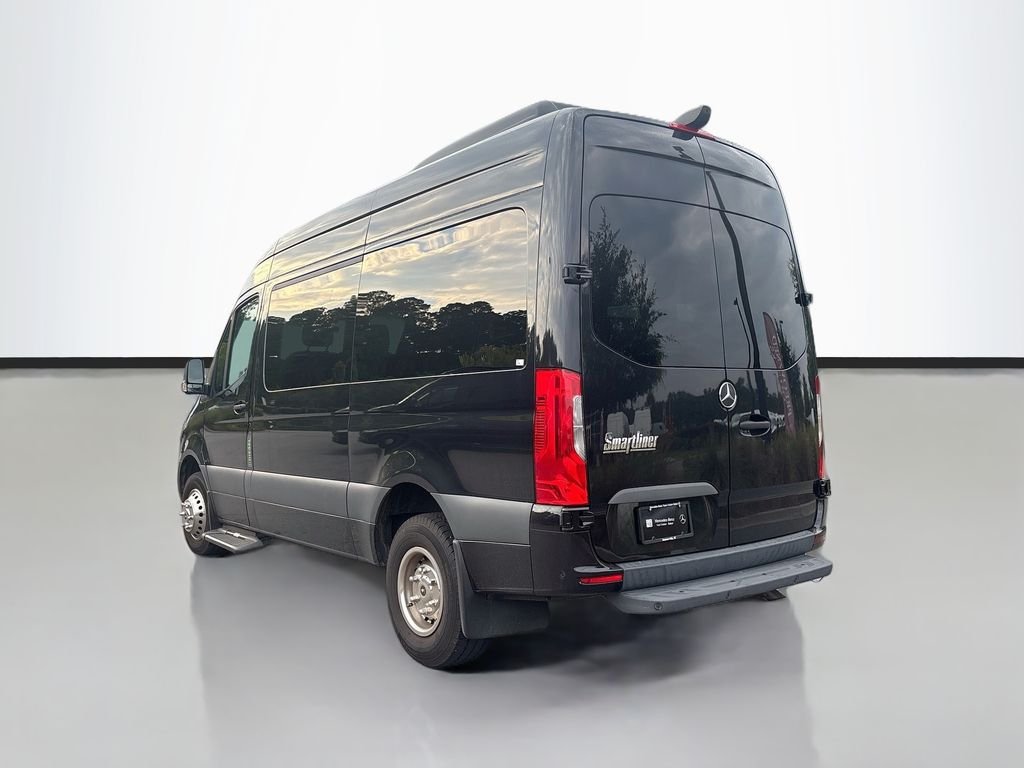 Used 2023 Black Mercedes-Benz Smartliner image 7