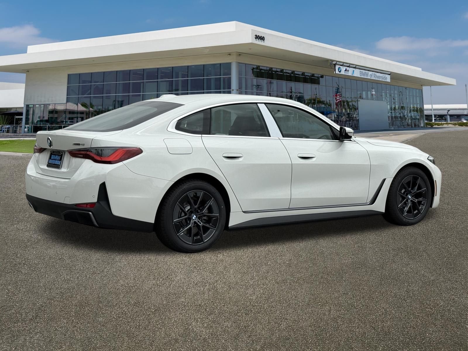 New 2026 Alpine White BMW xDrive40 image 11