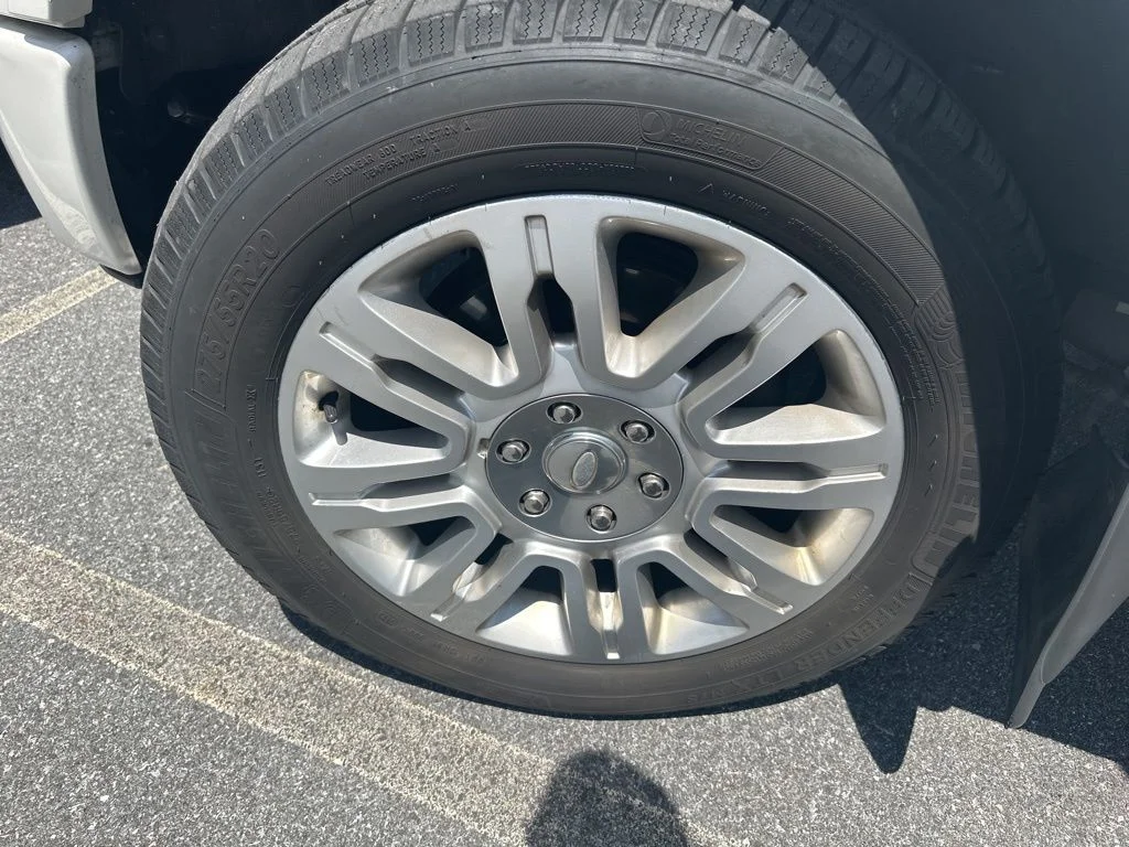 Used 2013 White Ford Platinum image 33