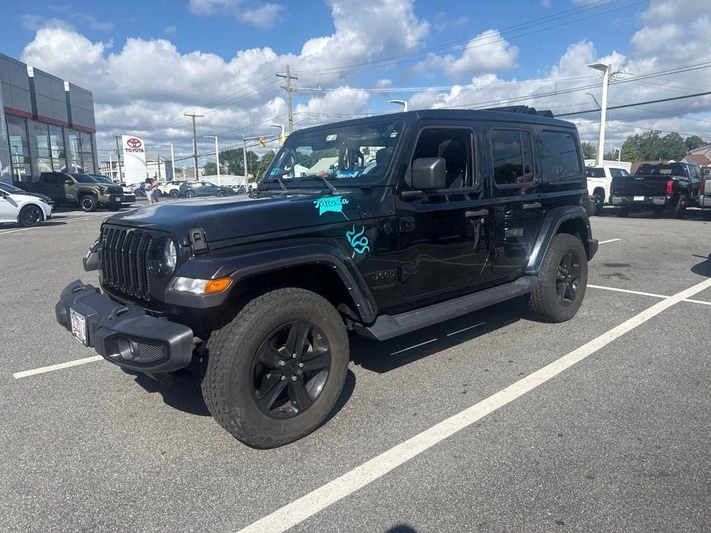 Used 2022 Black Jeep Unlimited Sahara Altitude image 3