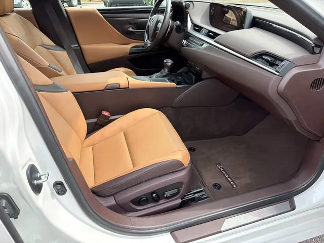 Used 2021 White Lexus ES 350 image 13