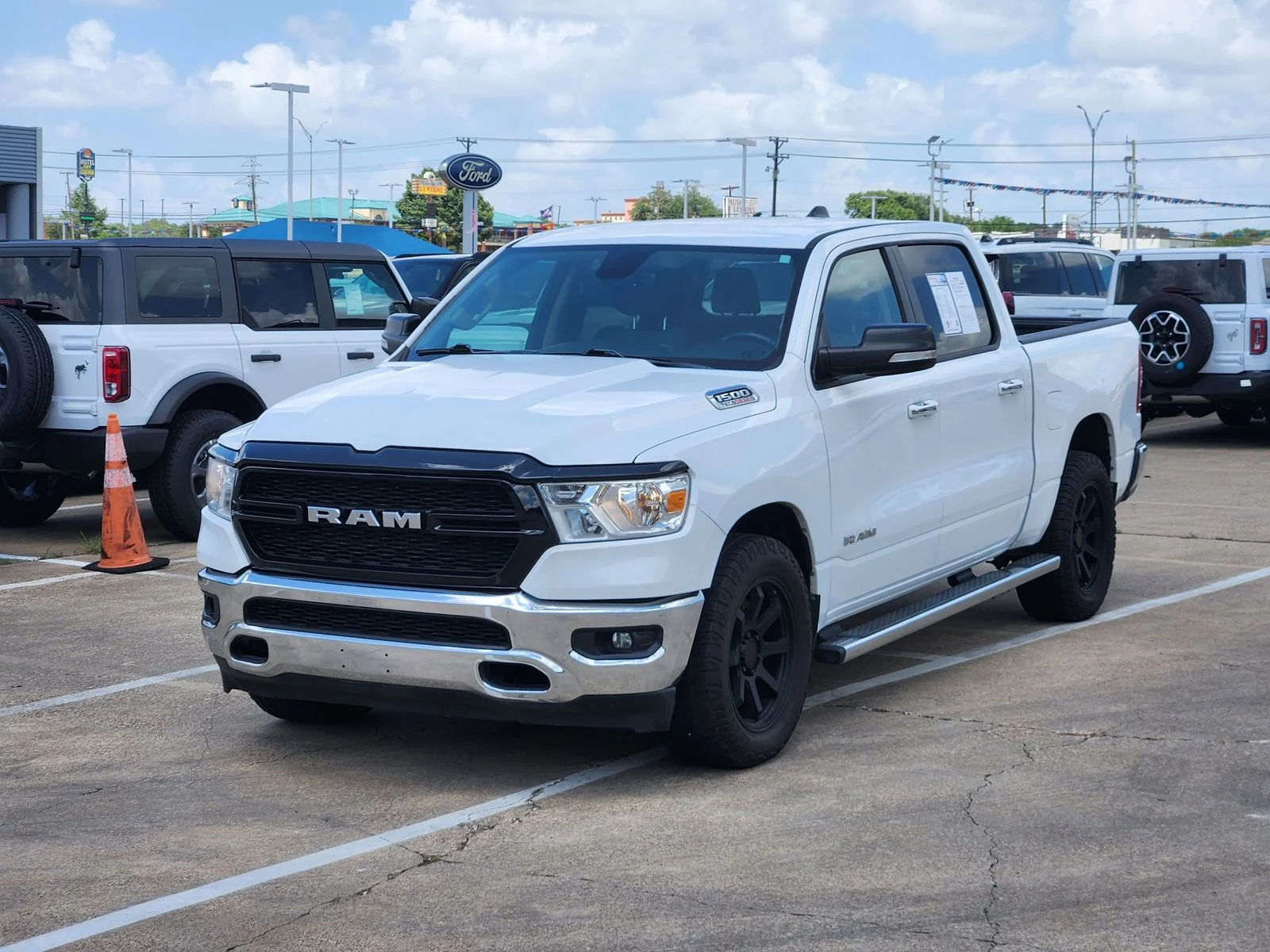 Used 2020 White Ram Big Horn/Lone Star image 3