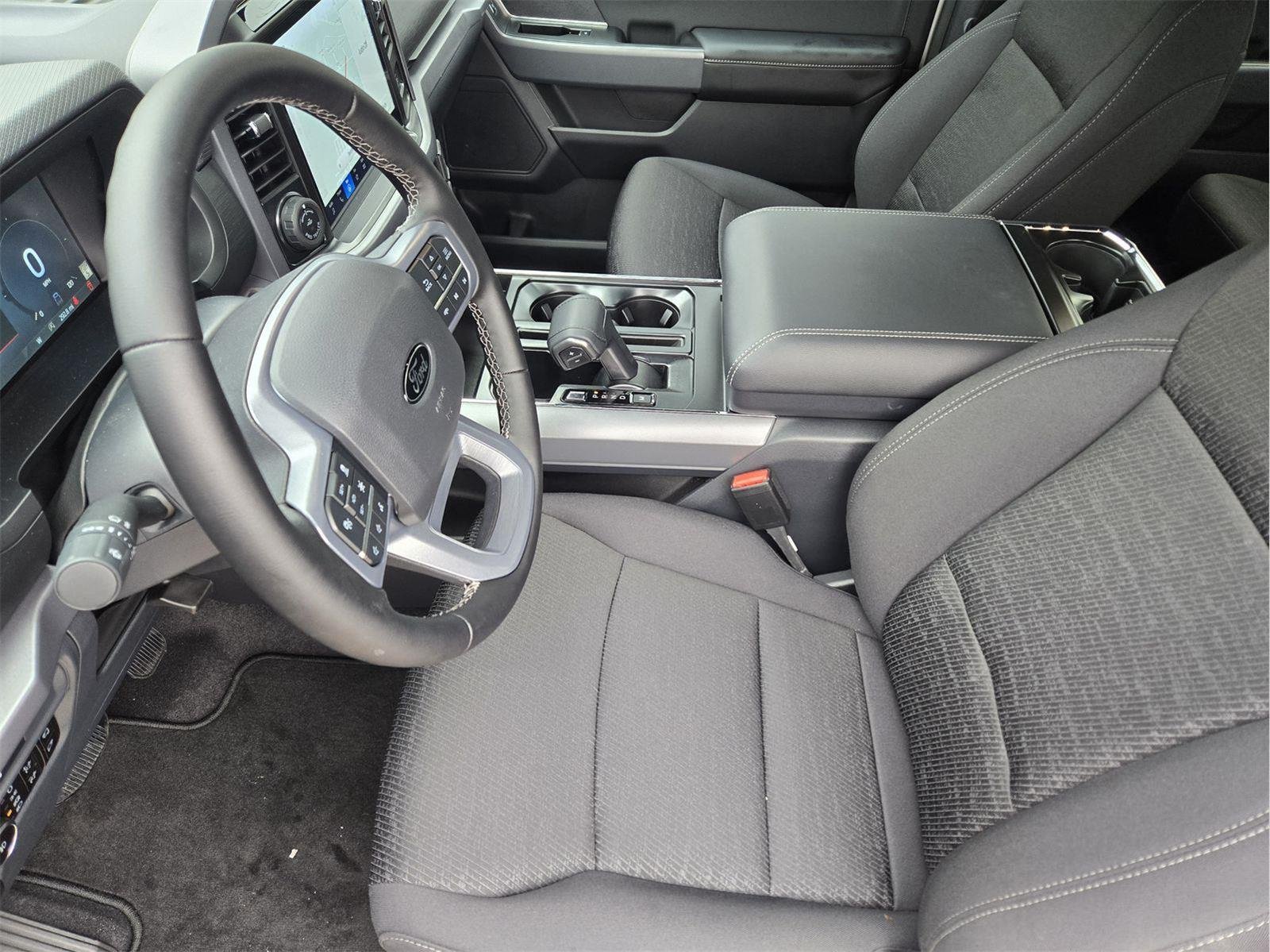 New 2026 Oxford White Ford XLT image 8