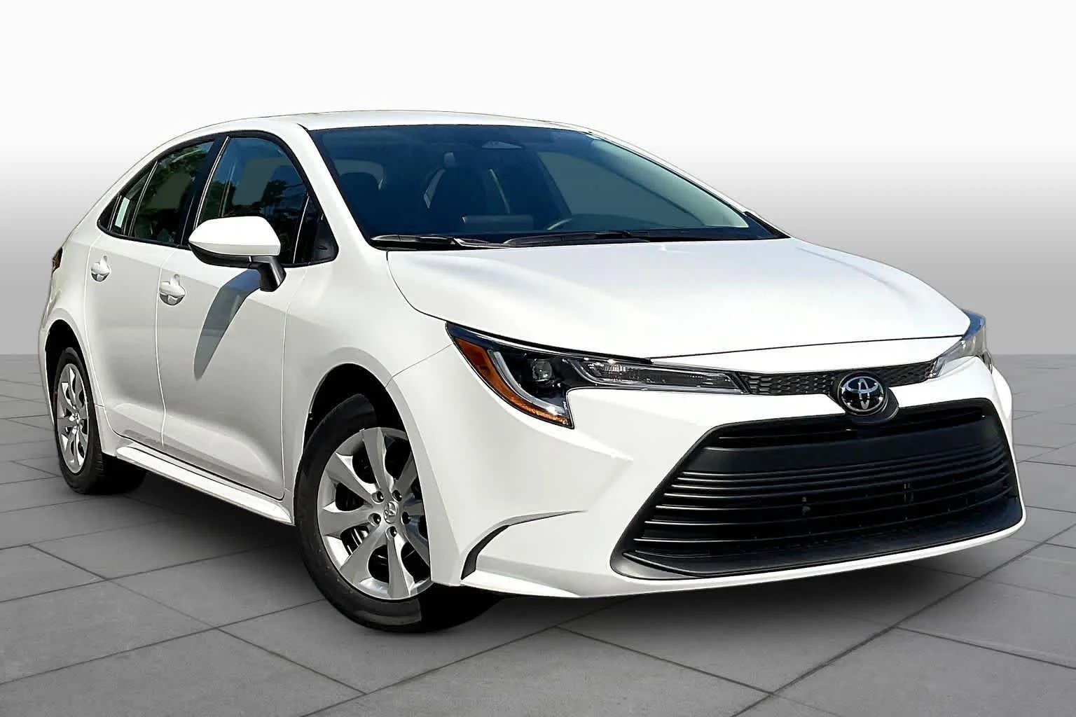 Used 2026 Ice Cap Toyota LE image 3