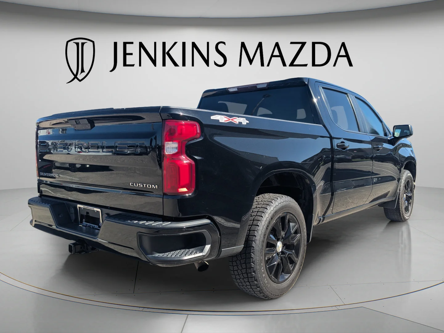 Used 2021 Black Chevrolet Custom image 8