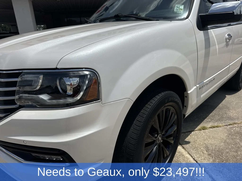 Used 2017 White Lincoln Select image 6