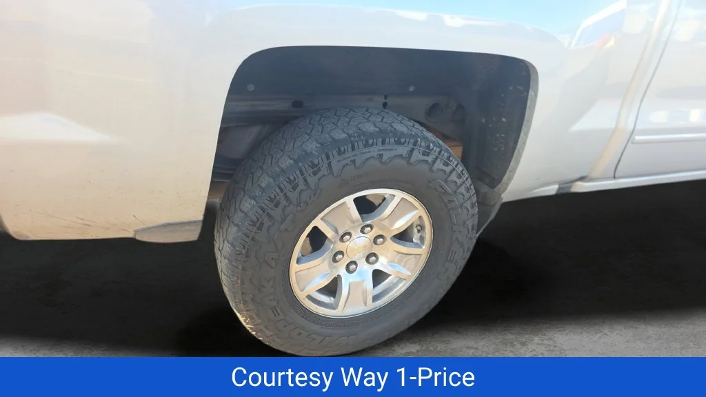 Used 2018 Silver Chevrolet LT image 12