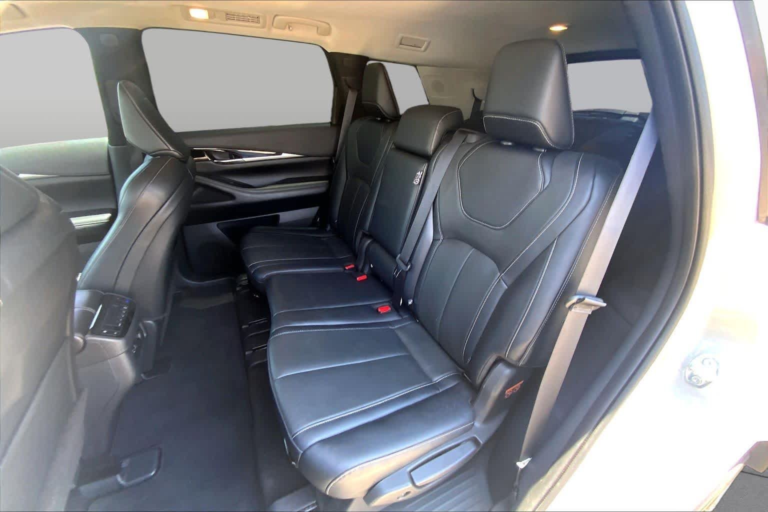 Certified Used 2023 Liquid Platinum INFINITI PURE image 21