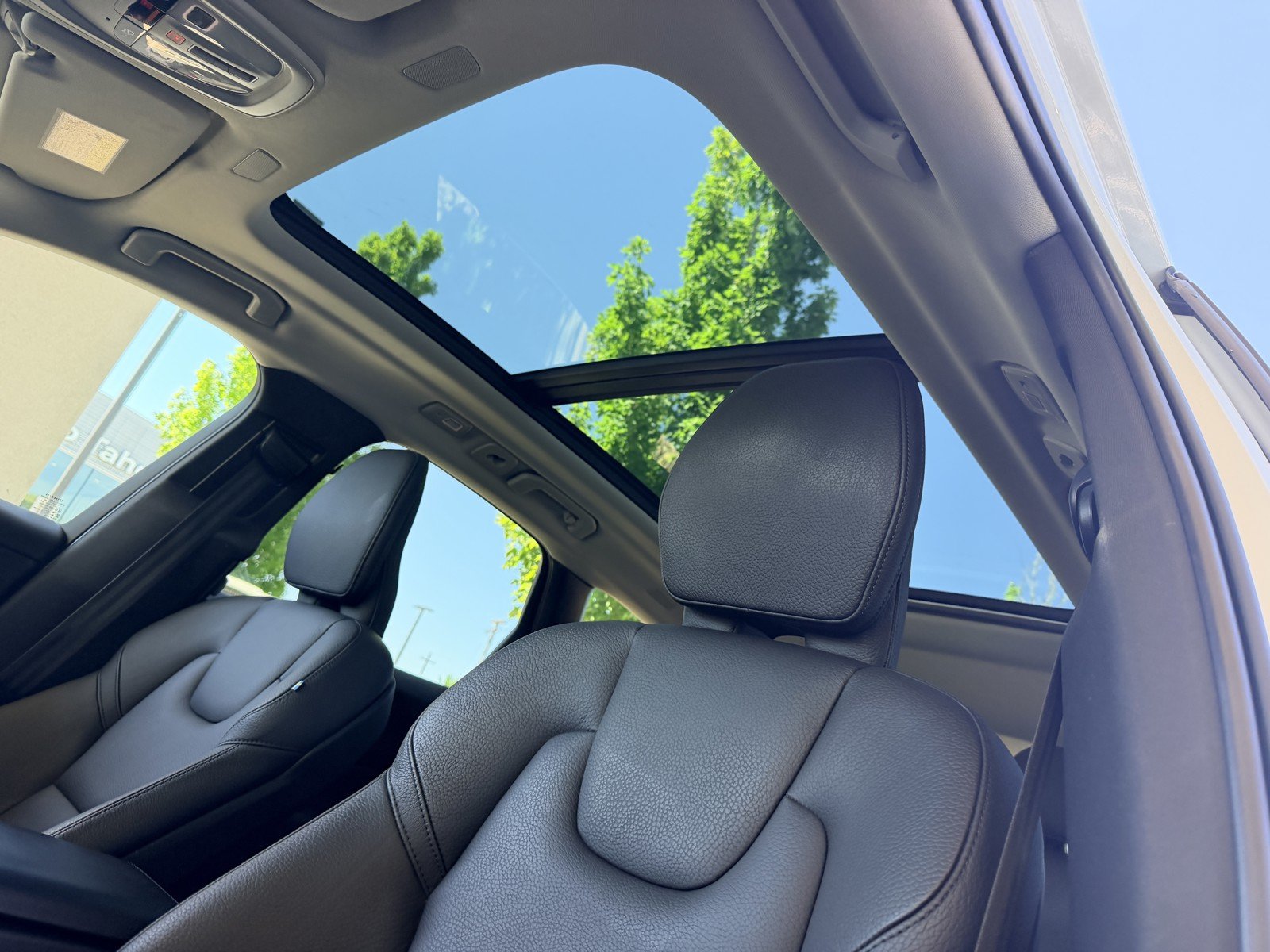 2023 Volvo XC60 Plus - Photo 19