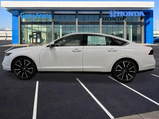 New 2026 Platinum White Pearl Honda Touring image 2