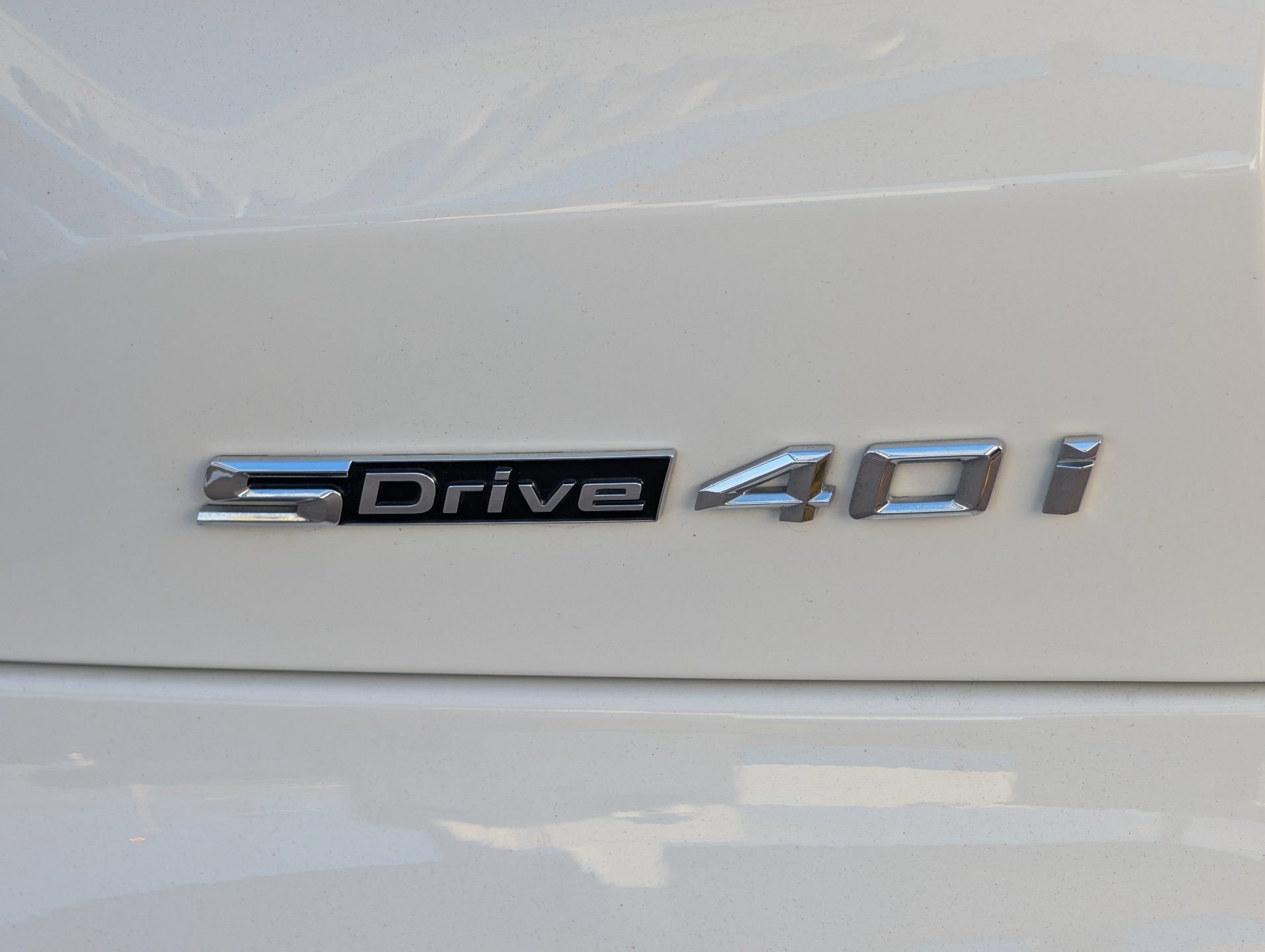 Used 2020 White BMW sDrive40i image 11