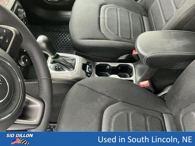 Used 2022 Graphite Gray Jeep Latitude image 14