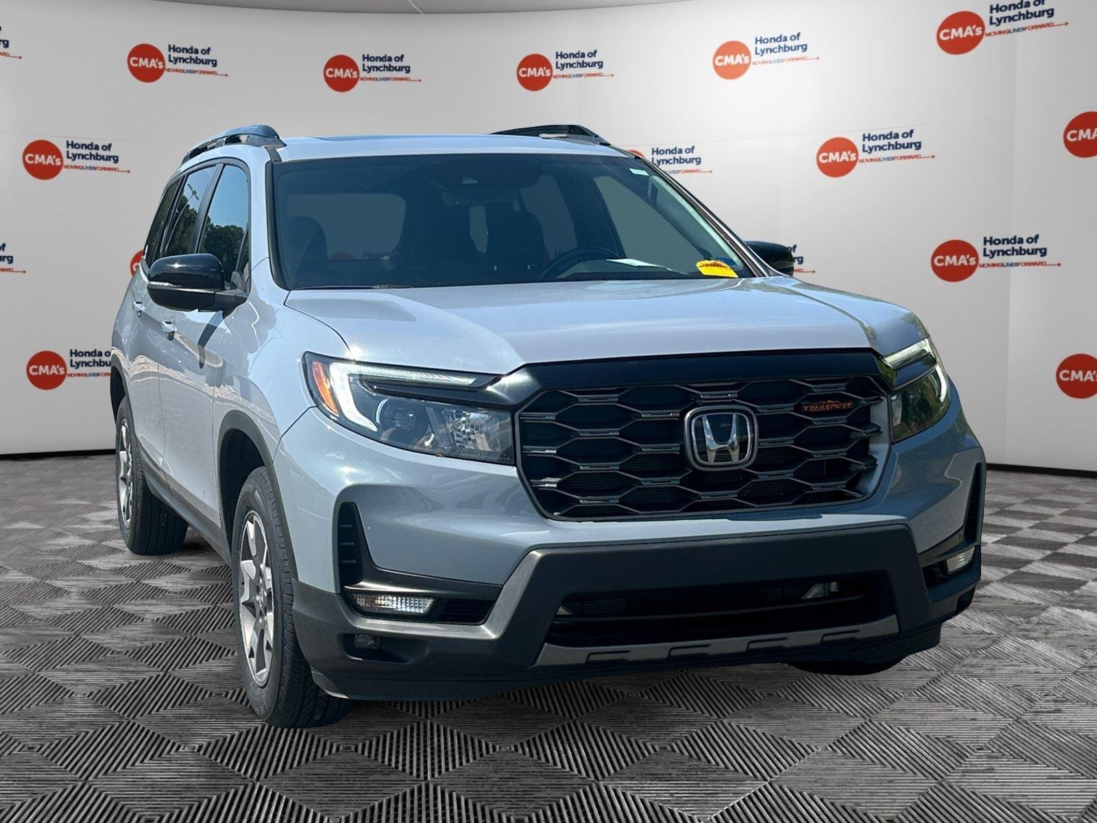 Used 2023 Sonic Gray Pearl Honda TrailSport image 7