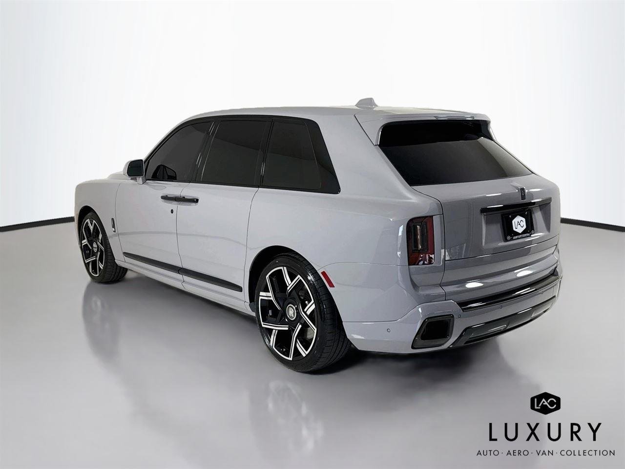 Used 2025 Tempest Gray Rolls-Royce Black Badge | Bespoke Audio | Starlight Roof image 8