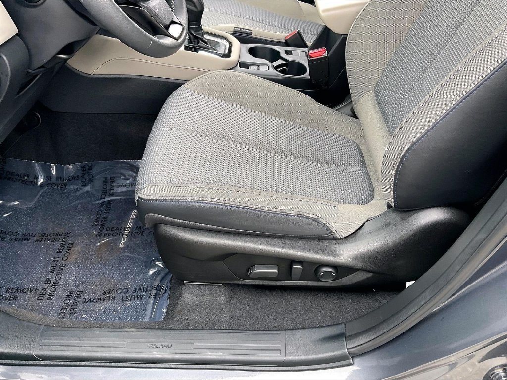 Used 2025 Gray Metallic Subaru Premium image 34