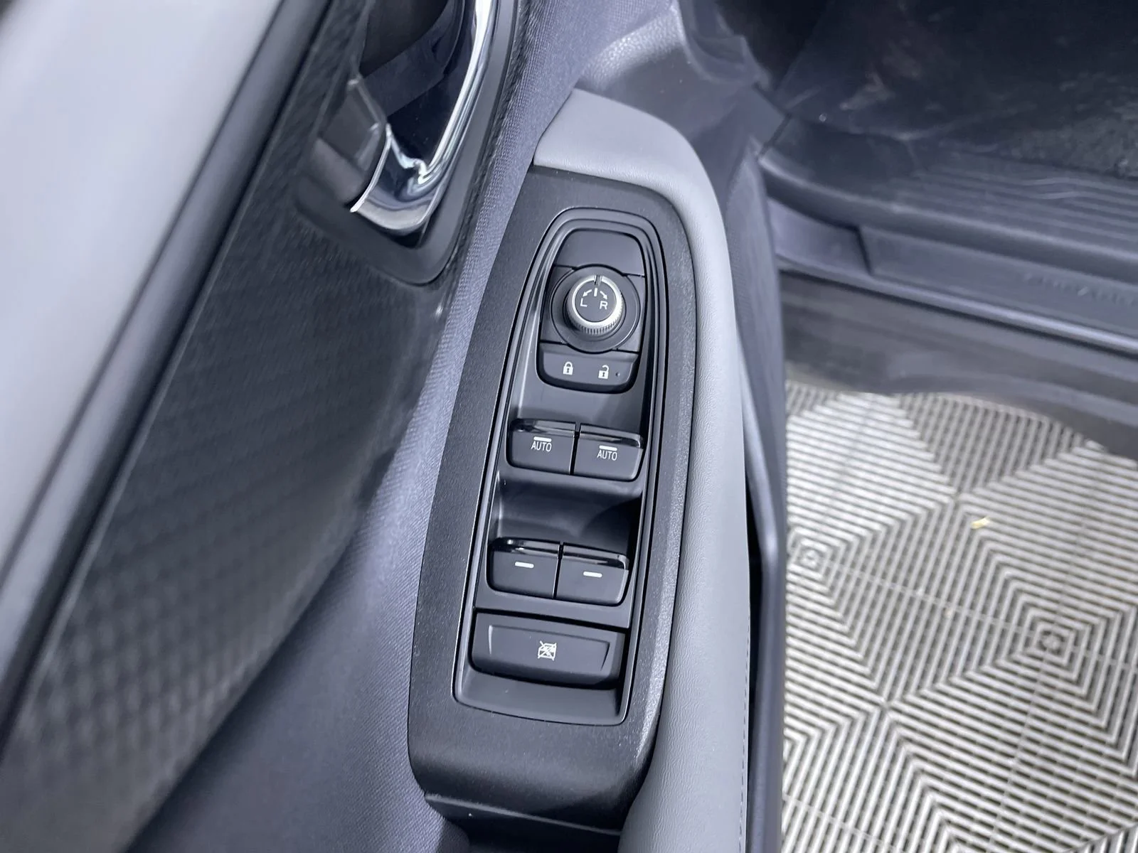 2025 Subaru Outback Premium - Photo 13