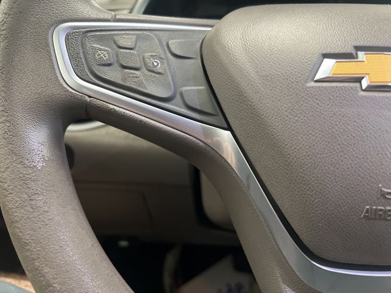 Used 2018 White Chevrolet LS image 21