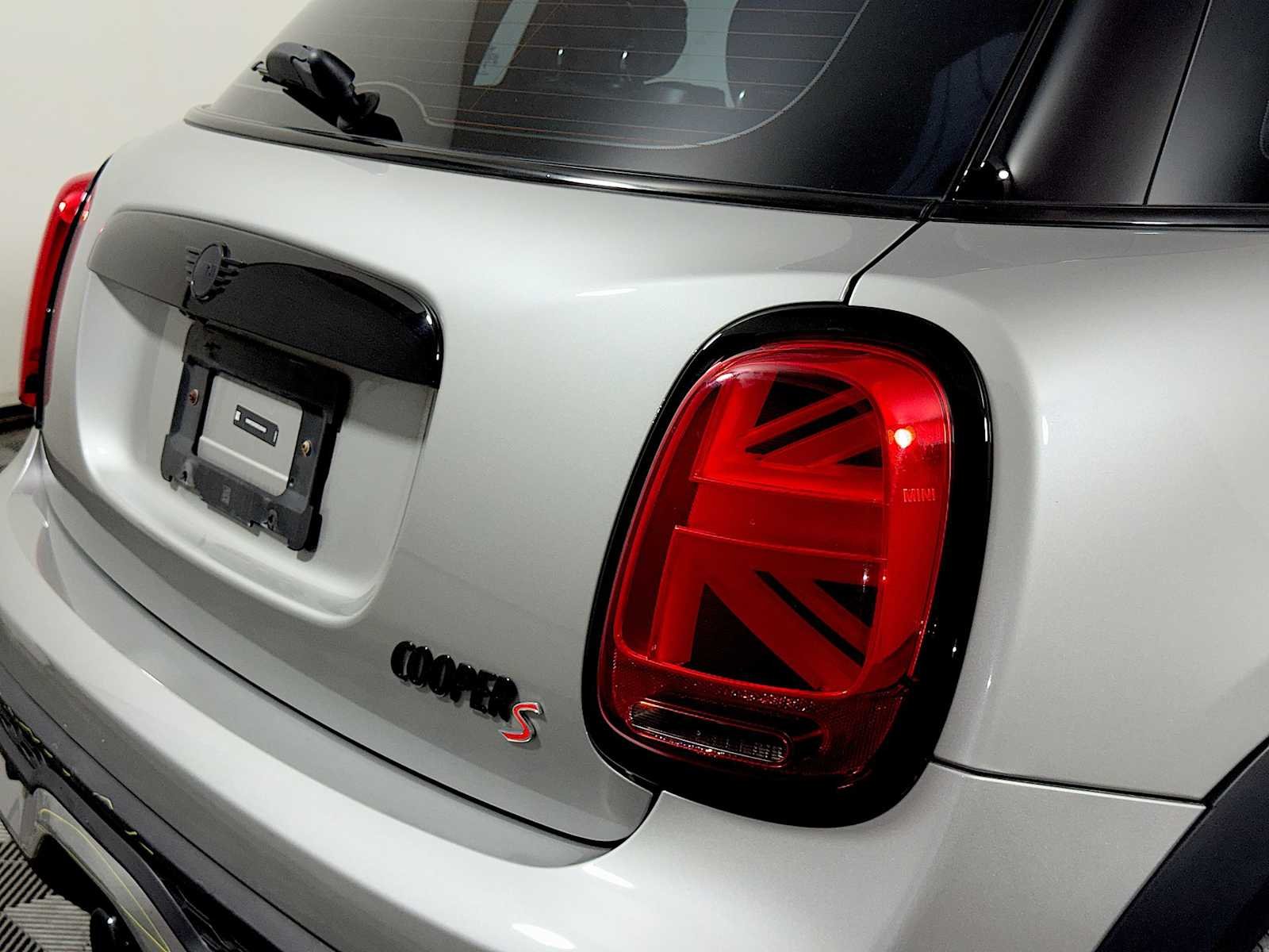 Used 2024 Melting Silver III Metallic MINI Cooper S image 28