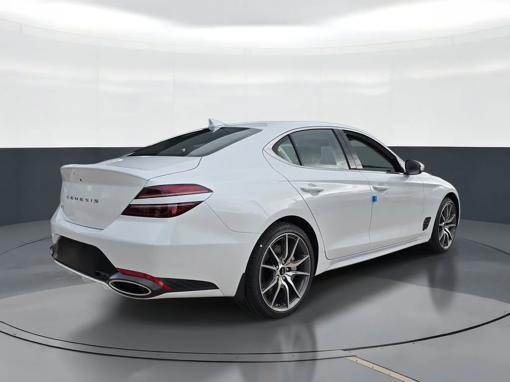 New 2026 White Genesis 2.5T image 3