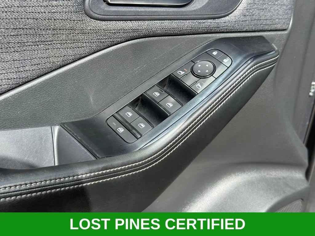 Used 2023 Gray Nissan SV image 9
